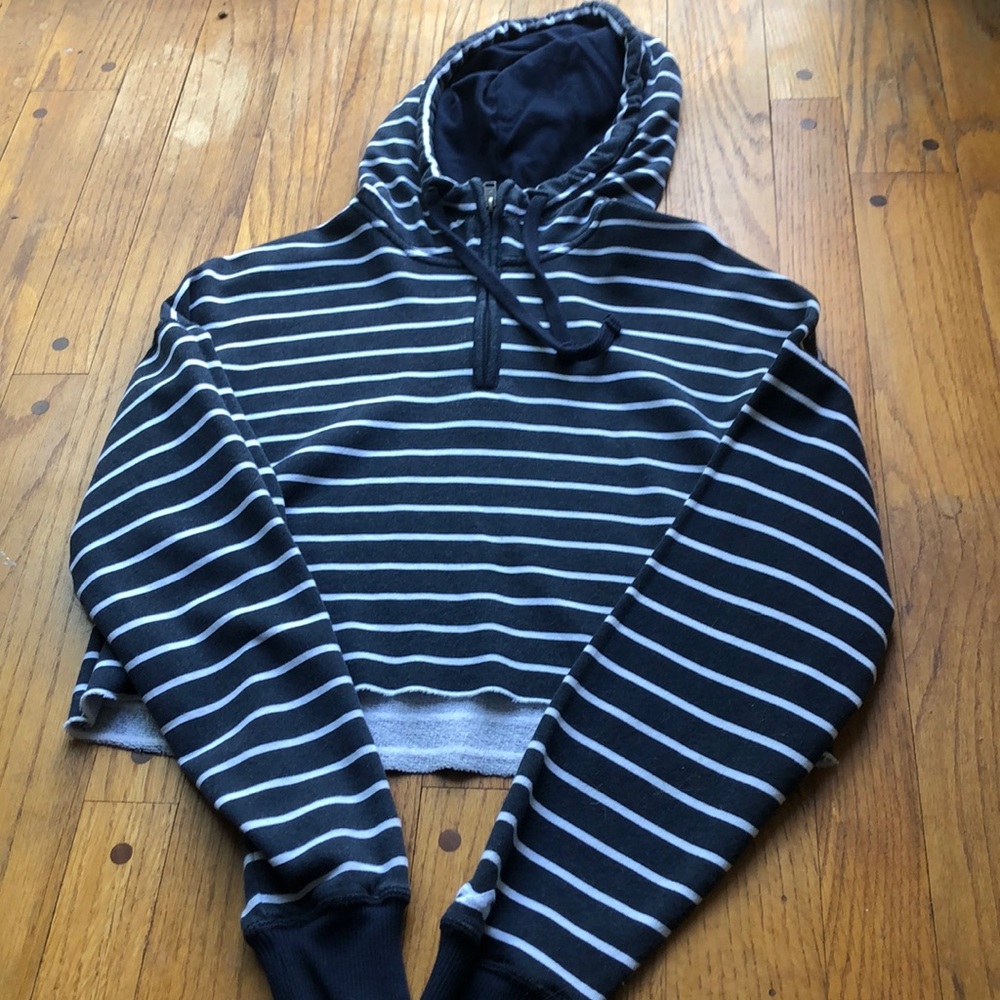 Cropped Hollister hoody